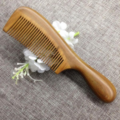Green Sandalwood Comb With Smooth Surface Suitable Holding