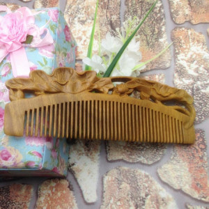 Carved Lotus Leaf Sandalwood Comb