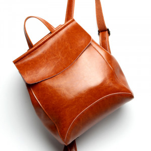Practical And Fashionable Leather Backpack