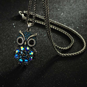 Cute Owl Shaped Rhinestone Pendant